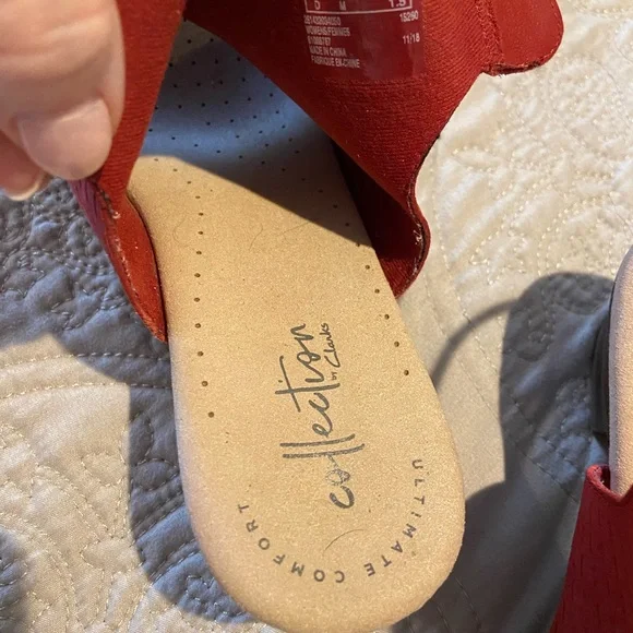 Clarks Deva Bell Suede Open Toe Heeled Sandals in EUC - Picture 6 of 8